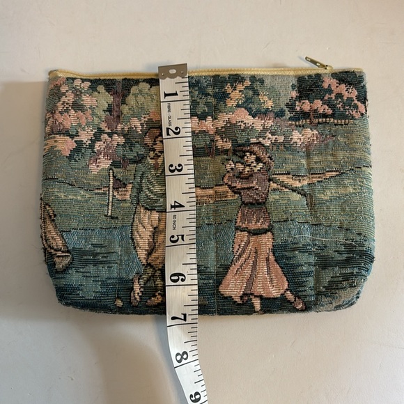 VINTAGE EMBROIDERED TAPESTRY CLUTCH
GOLF DEDIGN WITH MAN AND WOMAN
AWESOME BAG - Picture 7 of 7
